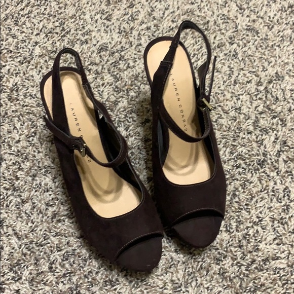 🌟HPx2🌟 Lauren Conrad Brown Suede 6.5 Heels - Picture 2 of 9